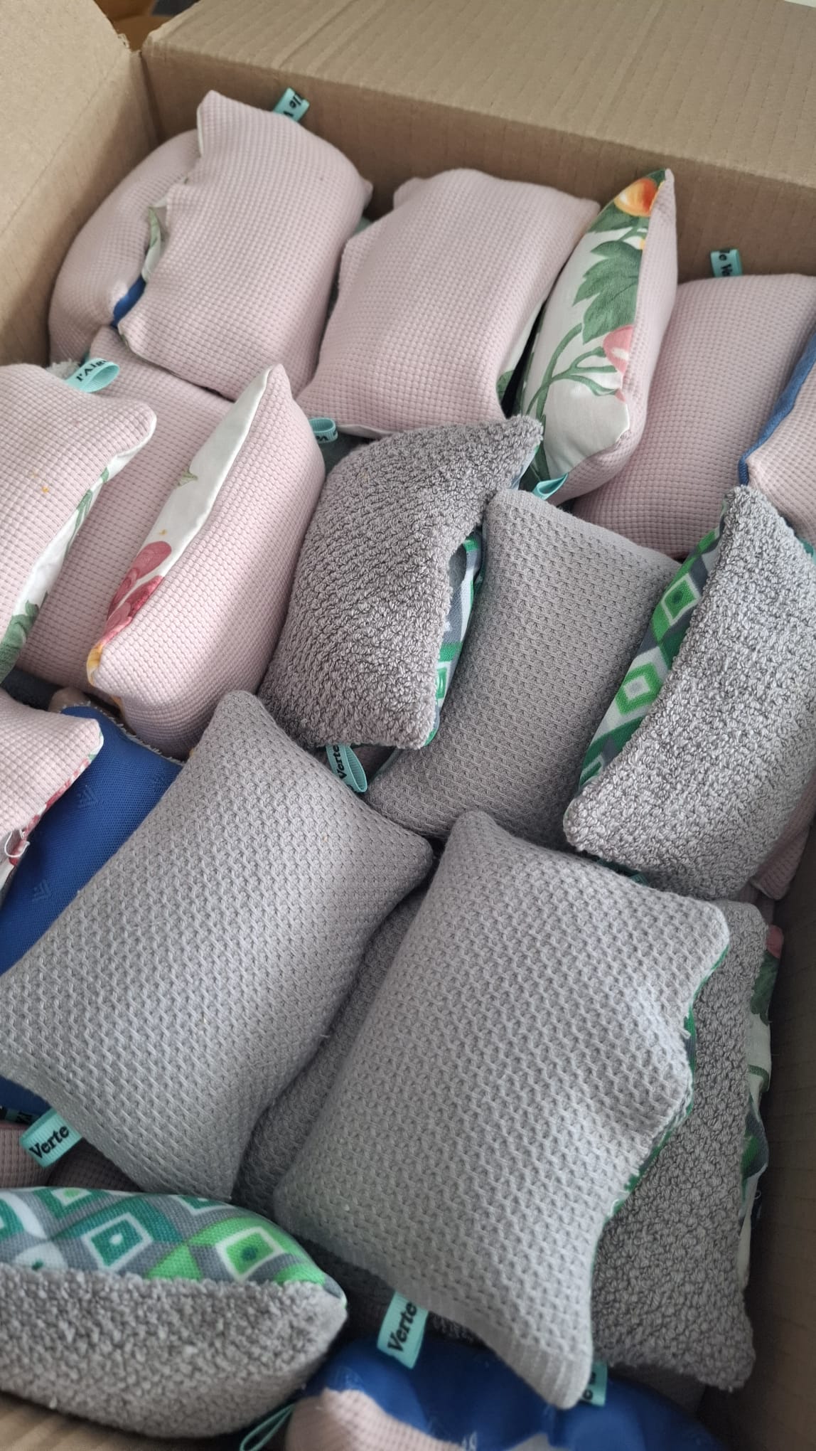 Lot 5 éponges lavables réutilisables colorées, motifs variés et made in France sans micro plastique ni microfibres