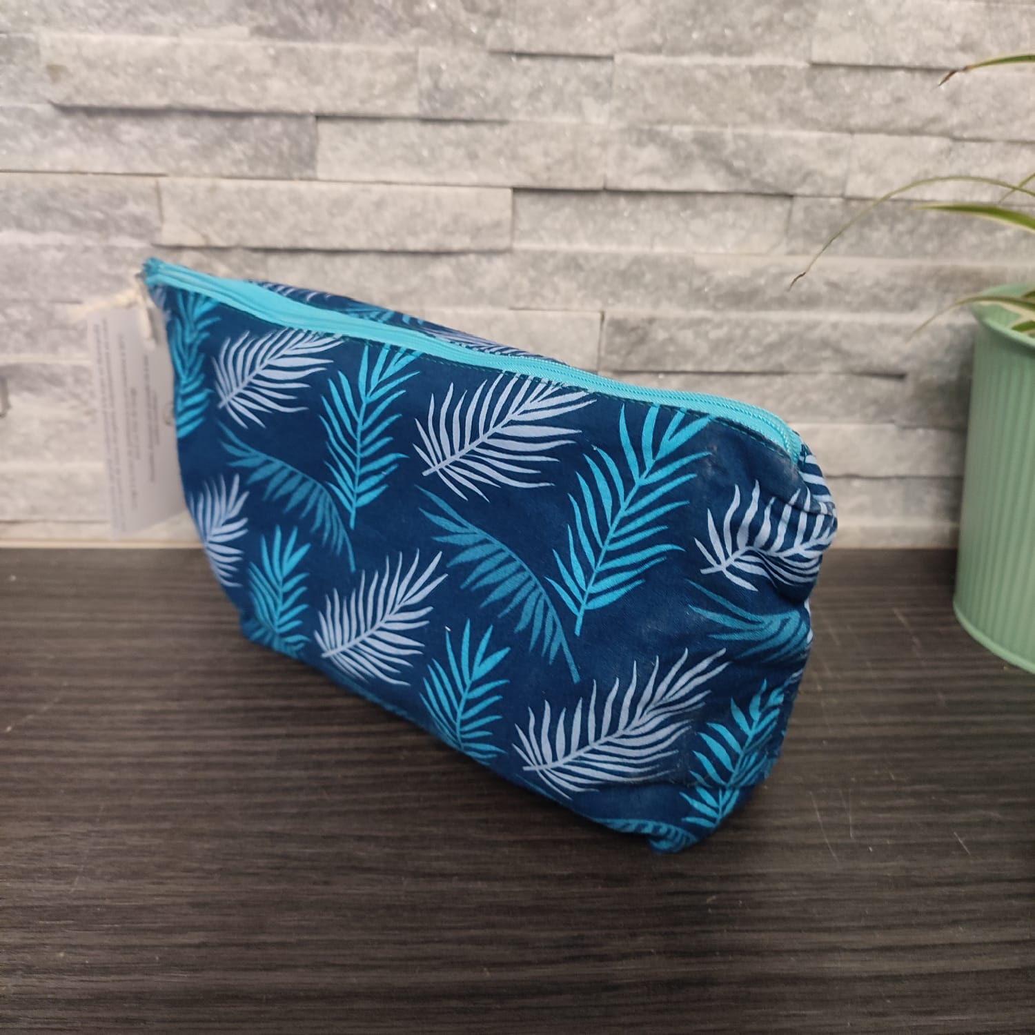 Trousse rangement maquillage pochette accessoire de voyage ou trousse pour les fournitures scolaires et le matériel d'art à zip ou à pression format moyen et nomade facilement