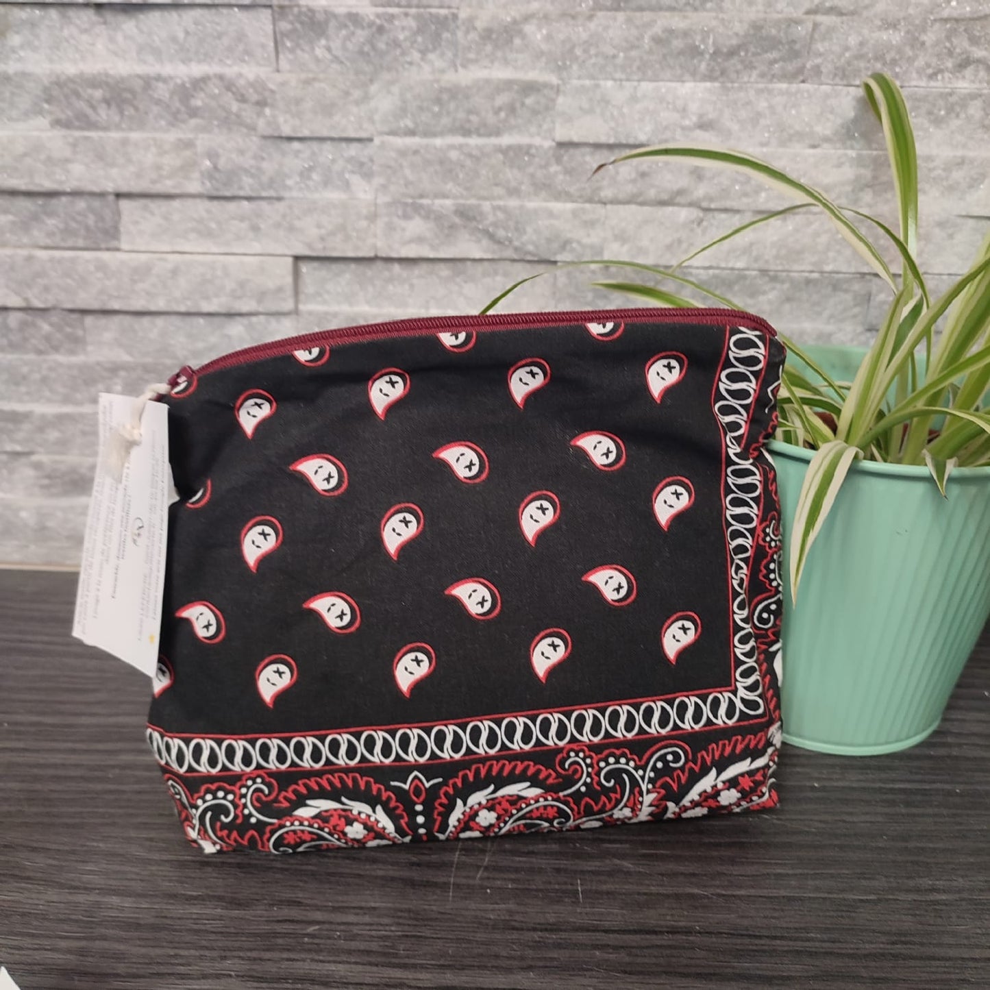 Trousse rangement maquillage pochette accessoire de voyage ou trousse pour les fournitures scolaires et le matériel d'art à zip ou à pression format moyen et nomade facilement