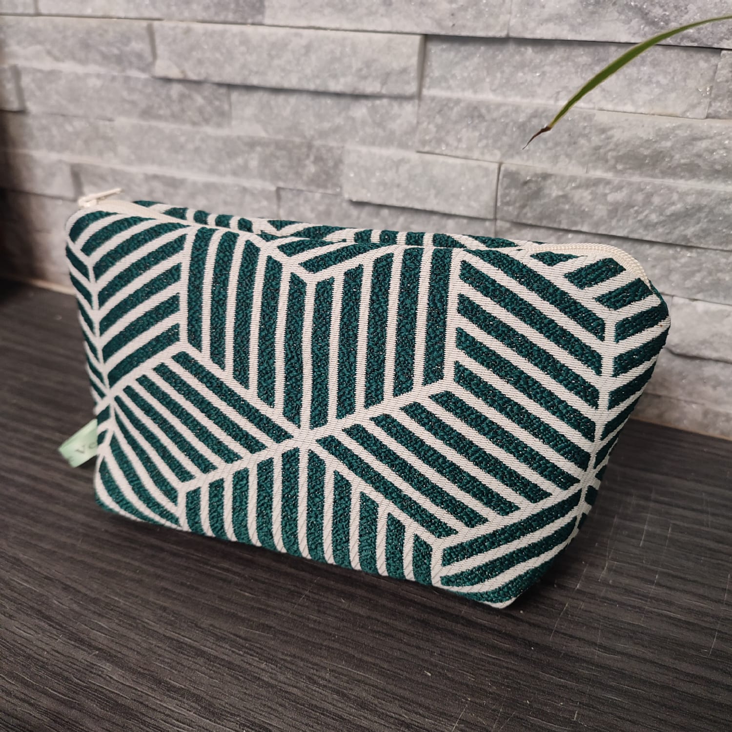 Trousse rangement maquillage pochette accessoire de voyage ou trousse pour les fournitures scolaires et le matériel d'art à zip ou à pression format moyen et nomade facilement