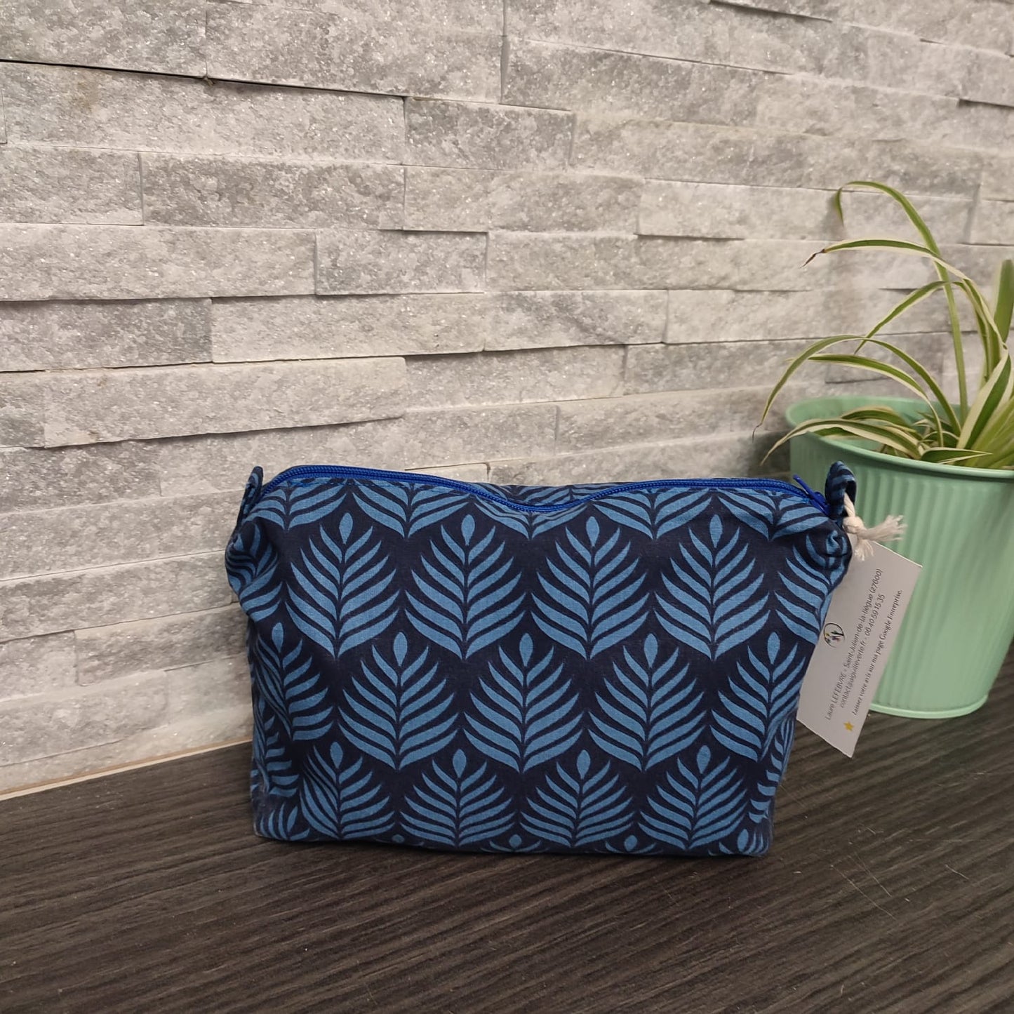 Trousse rangement maquillage pochette accessoire de voyage ou trousse pour les fournitures scolaires et le matériel d'art à zip ou à pression format moyen et nomade facilement