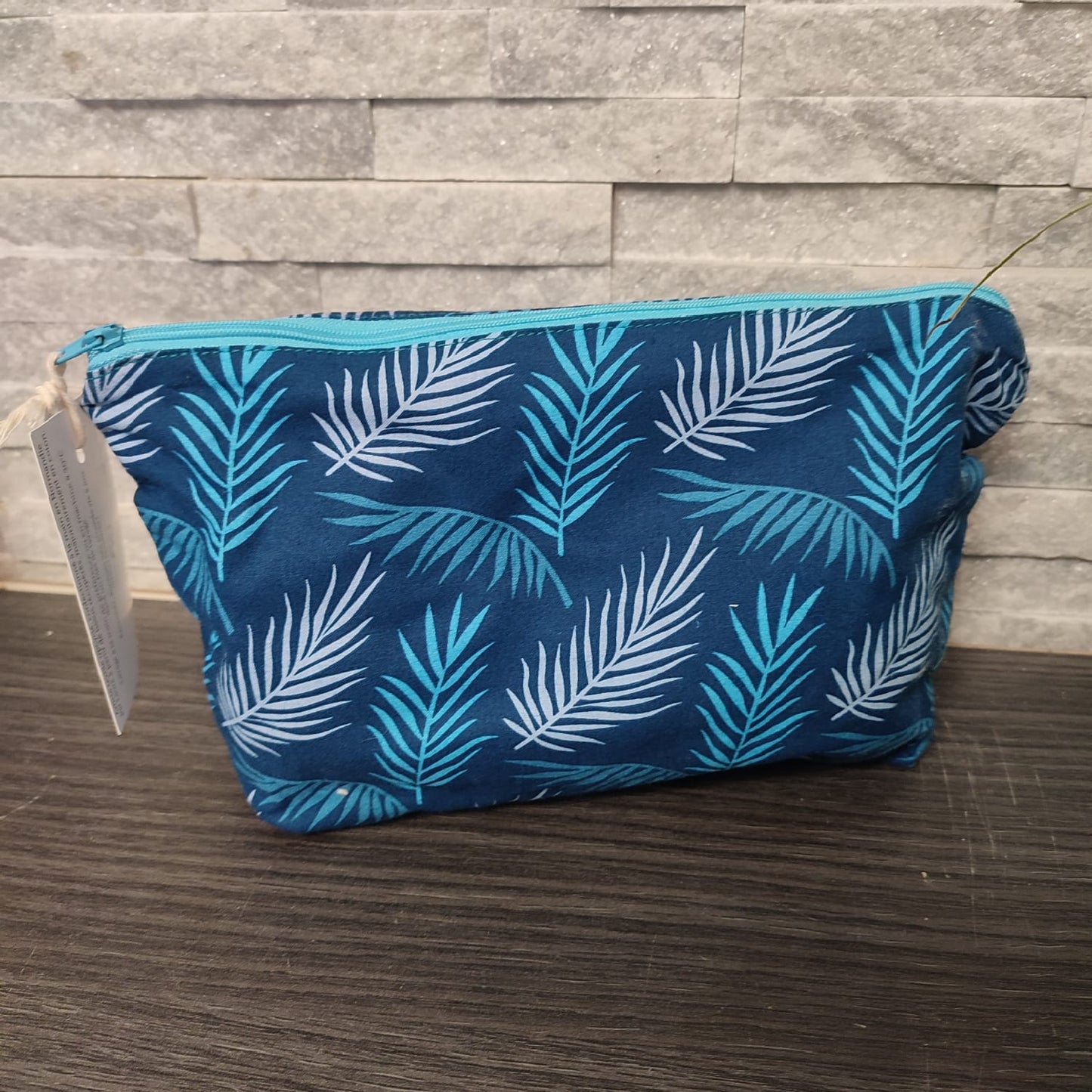 Trousse rangement maquillage pochette accessoire de voyage ou trousse pour les fournitures scolaires et le matériel d'art à zip ou à pression format moyen et nomade facilement