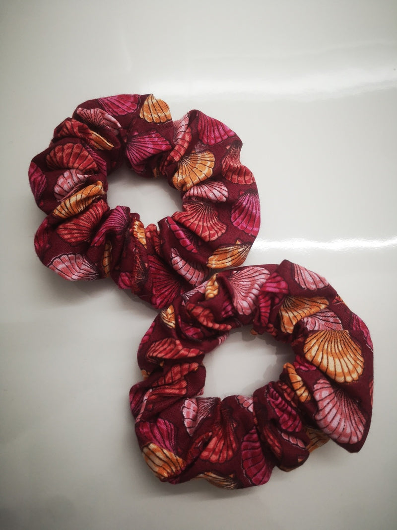 Adopte un chouchou upcyclé. Large gamme d'accessoires pour cheveux. Des Chouchous aux Bandeaux à Cheveux, pour crinière fournie ou chevelure clairsemée