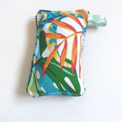 Éponge lavable et réutilisable pour la cuisine, faire la vaisselle ou nettoyer la salle de bain. Doucette à un côté bleue pour la reconnaitre facilement, 1 éponge 1 usage comme ça pas de risque de retrouver l'éponge wc dans les verres à vin