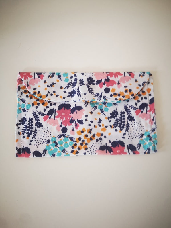 Les étuis à lunettes sont indispensables pour ne pas rayer vos lunettes : ici une gamme complète d'étuis à lunettes.