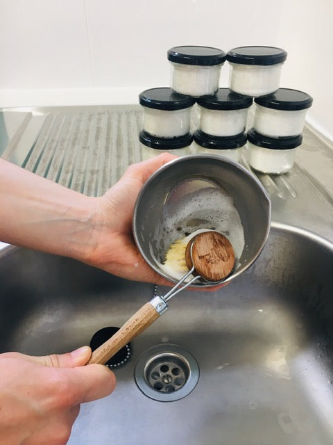 Pain savon vaisselle solide naturel biodégradable. Fabrication artisanale et éco-responsable en Normandie.
