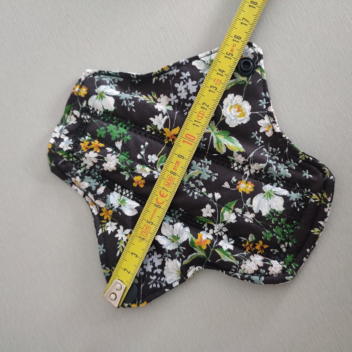 Serviette hygiénique lavable pour des jours de règles sereines et qui prennent soin de la planète. SHL flux abondant pour plusieurs années de tranquillité