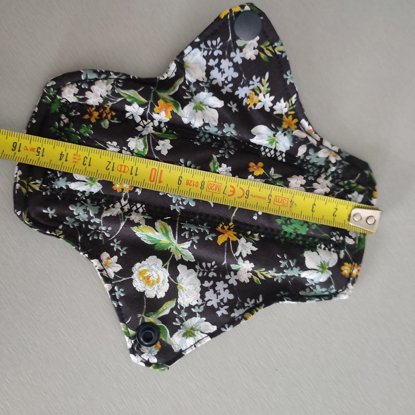 Serviette hygiénique lavable pour des jours de règles sereines et qui prennent soin de la planète. SHL flux abondant pour plusieurs années de tranquillité