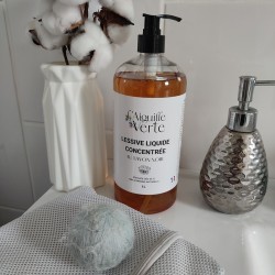 LA meilleure lessive liquide :  hyper efficace, respectueuse de la peau, bio et avec un doux parfum de bulles de savon