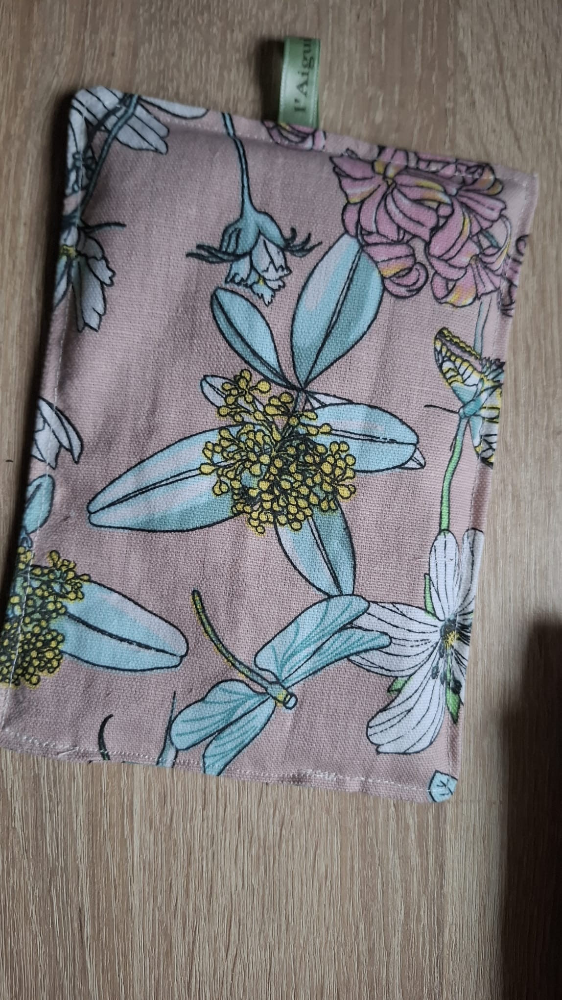 Bouillotte sèche aux graines de lin bio de Normandie pour les petits bobo, les grosses douleurs de règle ou lombaires
