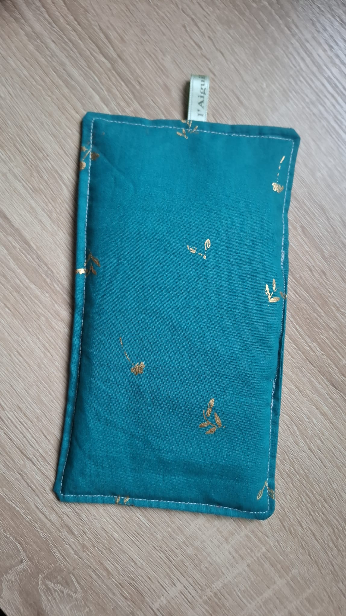 Bouillotte sèche aux graines de lin bio de Normandie pour les petits bobo, les grosses douleurs de règle ou lombaires