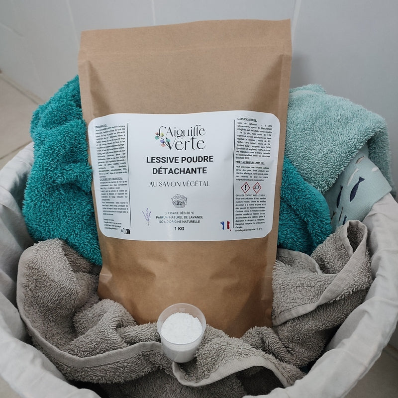 Lessive poudre détachante :  nettoie en profondeur, détache tous types de linge, adapté aux peaux sensibles