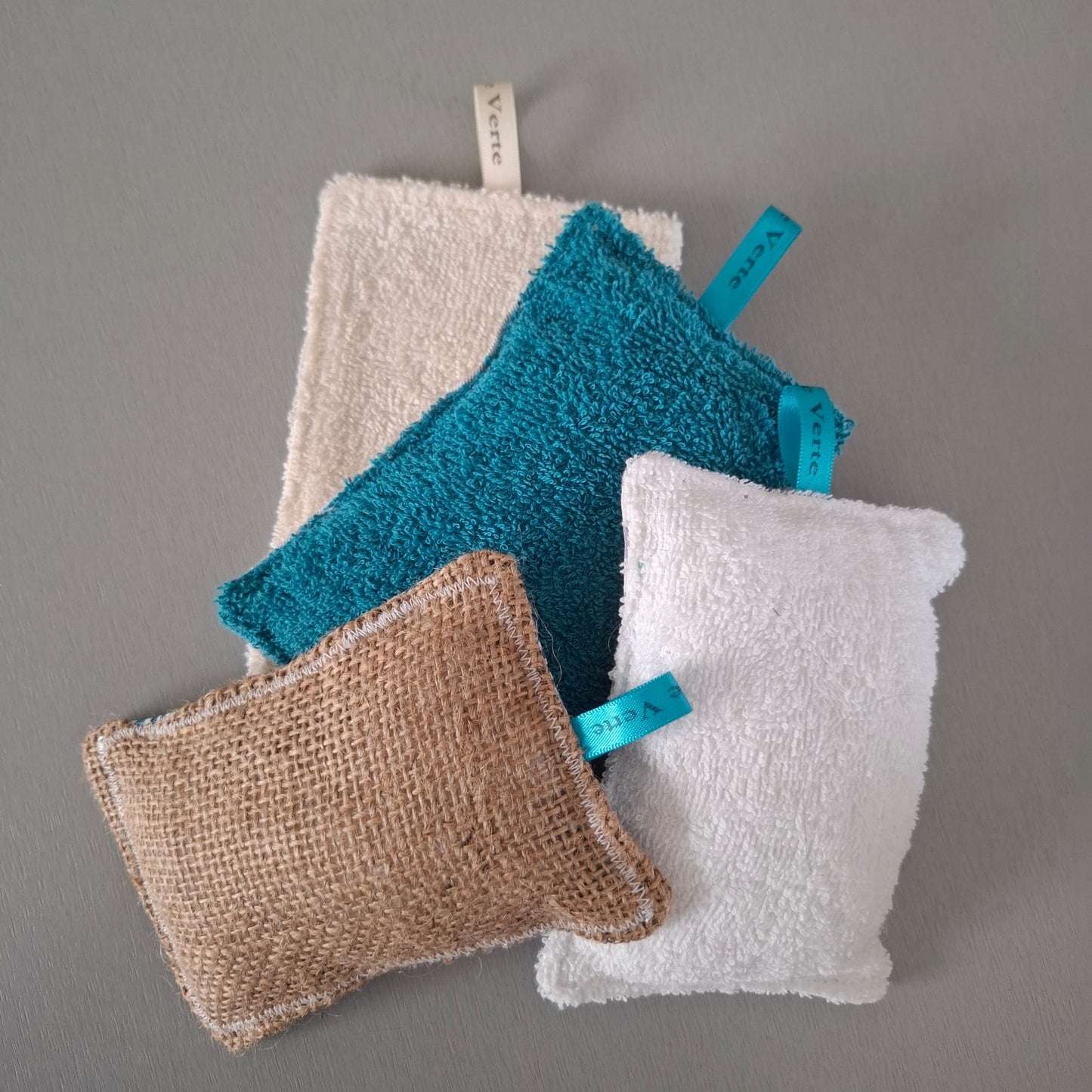 Pack 4 éponges lavables zéro déchet Gratounette Doucette Blanchette Platounette - coton upcyclé sans microfibre fabriqué en France - l'Aiguille Verte