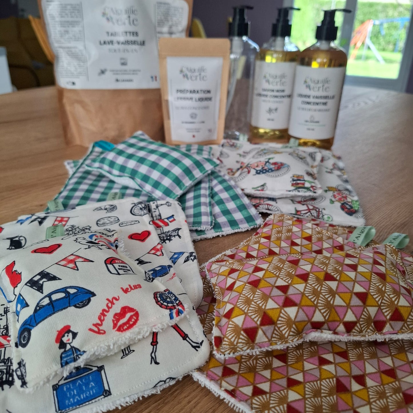 Découvrez les produits d'entretient et ménagers rechargeables pour un intérieur pimpant et sain. Efficaces, simples, pratiques, économiques et 100 % produits en France