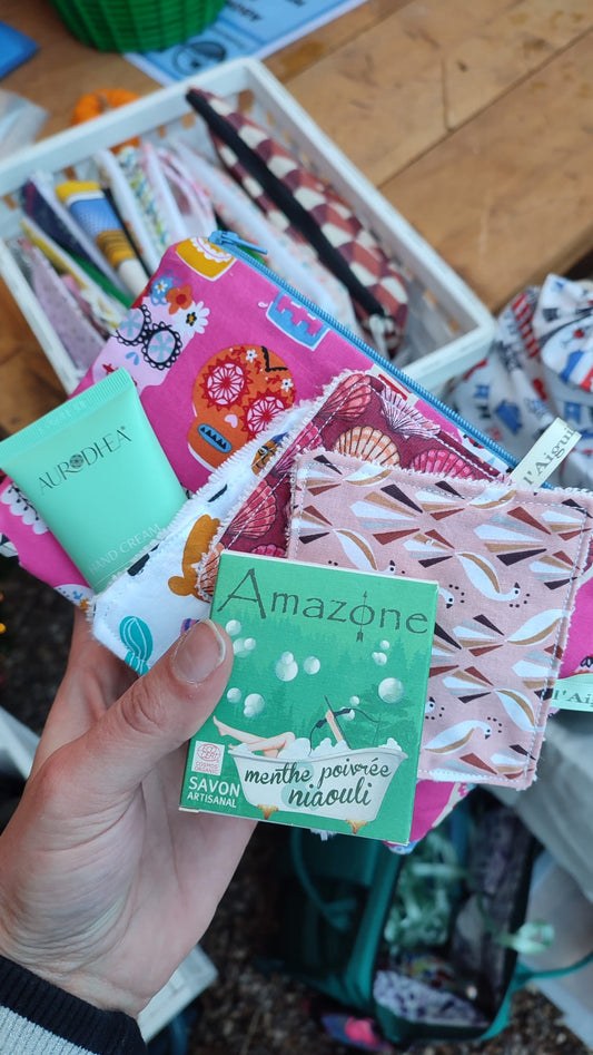 pochette surprise cadeau fête des mères par une créatrice française artisanat fait main zéro déchet français produit bio consigné montant personnalisable